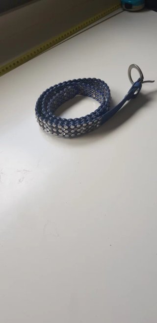 Cinturón Morgan tachuelas y strass azul