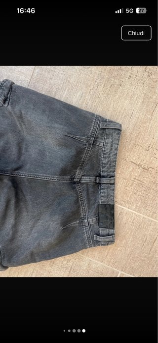 Jeans strappati grigi