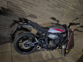 Yamaha XSR700 A2 Naked /Gris-rojo