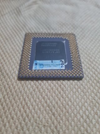 Procesador Intel Pentium MMX 200MHz Cerámico