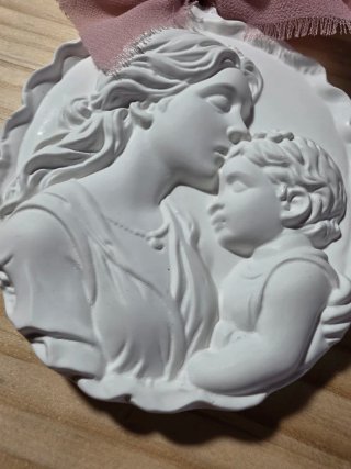 Medallón Cerámico Virgen y Niño.