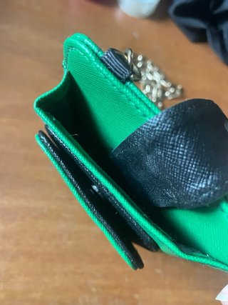 Funda bandolera Prada para el móvil