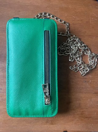 Funda bandolera Prada para el móvil