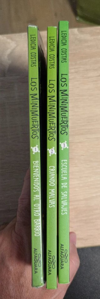 Libros 1, 2 y 3 de "Los minimuertos"