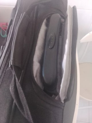 Maleta de viaje negra con ruedas