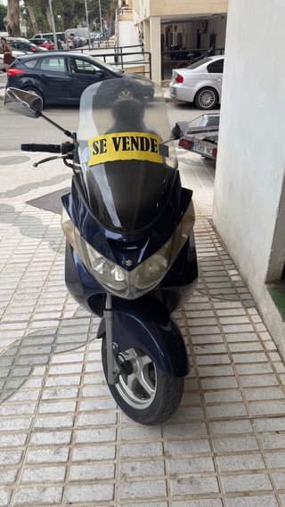Suzuki Burgman 250 Maxi Scooter