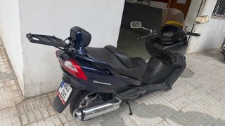 Suzuki Burgman 250 Maxi Scooter