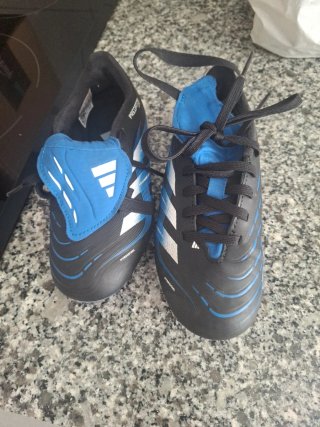 Botas de fútbol Adidas Predator talla 28 1/2