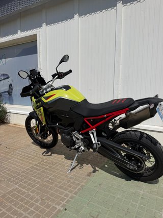 BMW F900GS
