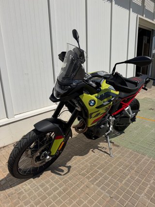 BMW F900GS