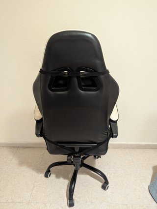 Silla Gaming Negra y Blanca + Auriculares nuevos