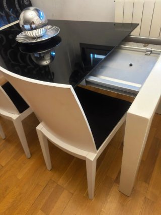 Mesa Comedor extensible 12 Comensales con 2 sillas