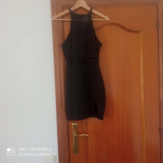 Vestido negro con pedrería,sin estrenar con etique