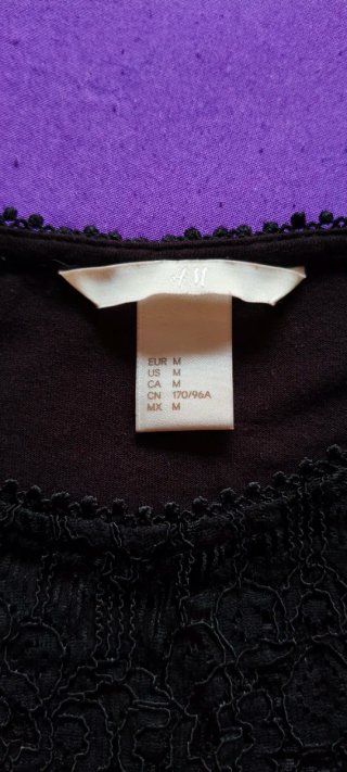 Camiseta tirantes mujer con encaje de vestir.