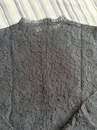 Blusa Zara encaje negra manga larga