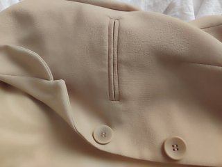 Chaqueta entallada cuello mao beige