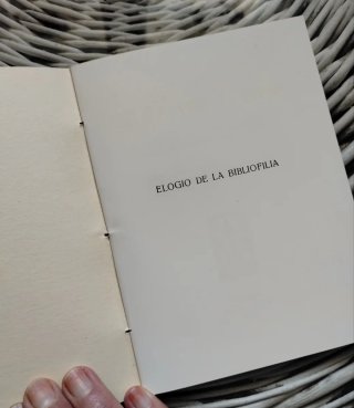 Ensayo "Elogio de la Bibliófila"