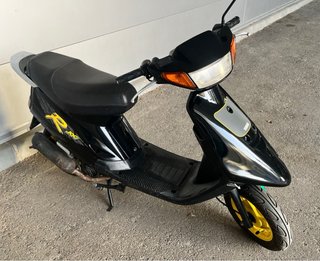 Yamaha Jog R Negra y Amarilla
