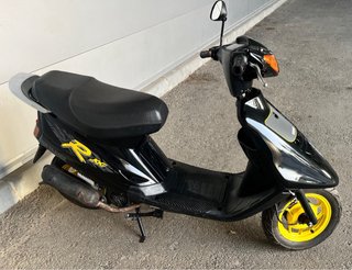 Yamaha Jog R Negra y Amarilla