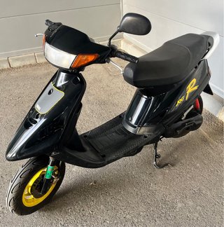 Yamaha Jog R Negra y Amarilla