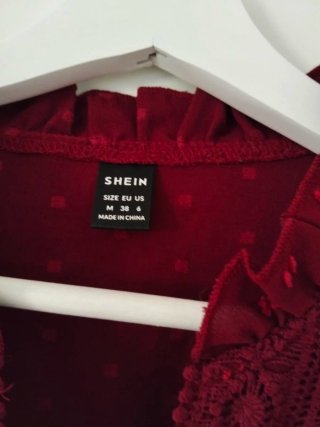 Camisa SHEIN roja manga larga