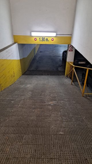 Plaza de garaje de motocicleta de 1’20 *2’00 m2