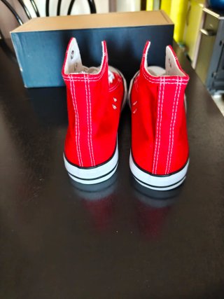 Zapatillas rojas talla 41 nuevas a estrenar unisex