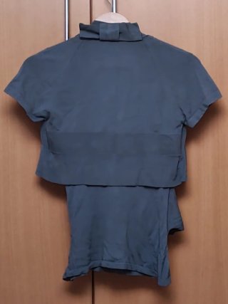 Pantalones verde azulado con lunares beiges