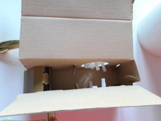 Picaporte dorado para puertas