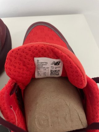 Zapatillas New Balance Rojas y Moradas