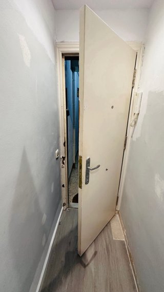 Necesito Cambiar una puerta principal de vivienda