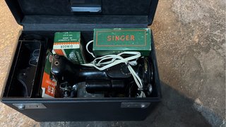 Máquina de coser Singer antigua