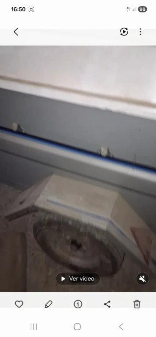 Remolque ligero cerrado con tapa de polie