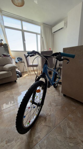 Bicicleta infantil B'TWIN azul no le falla nada