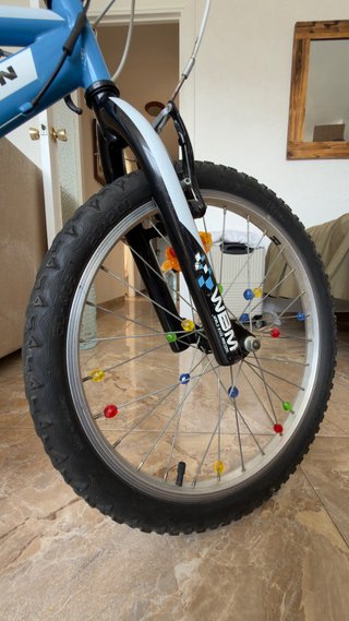Bicicleta infantil B'TWIN azul no le falla nada
