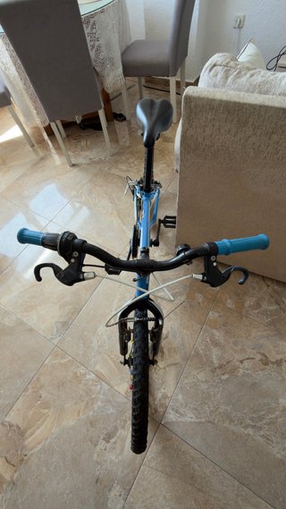 Bicicleta infantil B'TWIN azul no le falla nada