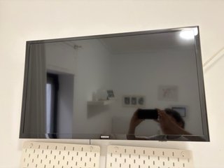 Televisión Samsung Negra de 32"