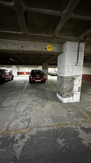 Se vende plaza de garaje en Vigo centro .