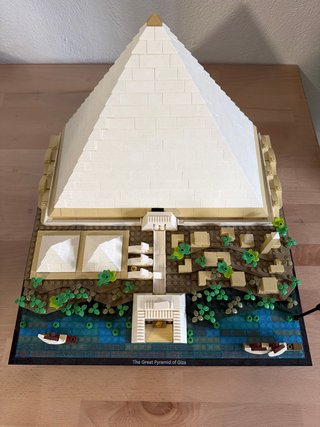 Pirámide de bloques de construcción