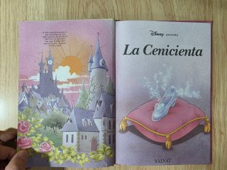 Clásico cuento Disney. "La Cenicienta". Salvat.