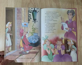Clásico cuento Disney. "La Cenicienta". Salvat.