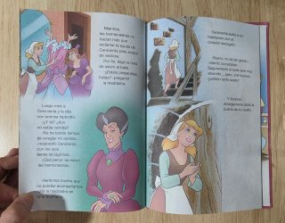 Clásico cuento Disney. "La Cenicienta". Salvat.