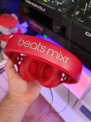 Beats Mixr Rojo Escarlata David Guetta