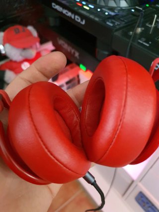 Beats Mixr Rojo Escarlata David Guetta