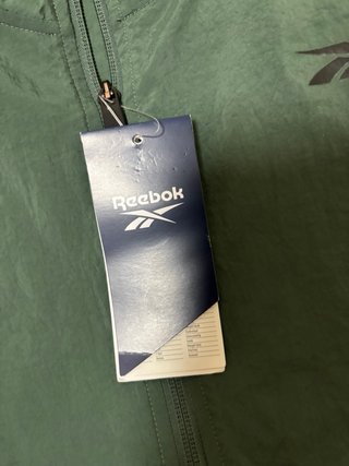 Chaqueta Reebok impermeable verde Talla M