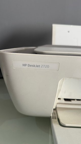 Impresora HP DeskJet 2720 + Cable