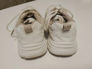 Zapatillas deportivas blancas y doradas T38