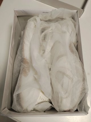 Zapatillas deportivas blancas y doradas T38