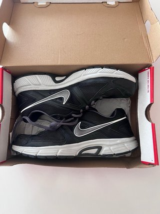 Zapatillas Nike Running Negras y Grises Talla 43