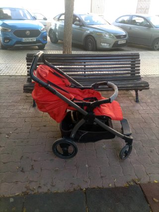 Silla de paseo Peg-Pérego roja